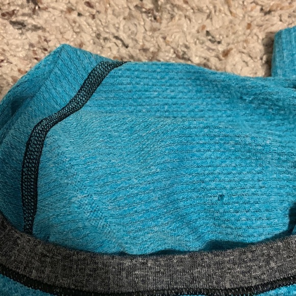 Lululemon shirt size 4 - Picture 4 of 5